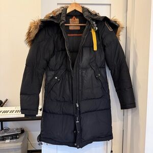 Parajumpers Masterpiece Series Black Puffer coat with Fur hood.  sz XS